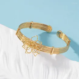 Bracelet Vintage en métal tissé fleur creuse bracelets plaqués or pour femmes conception d'ouverture bijoux de fête pour filles