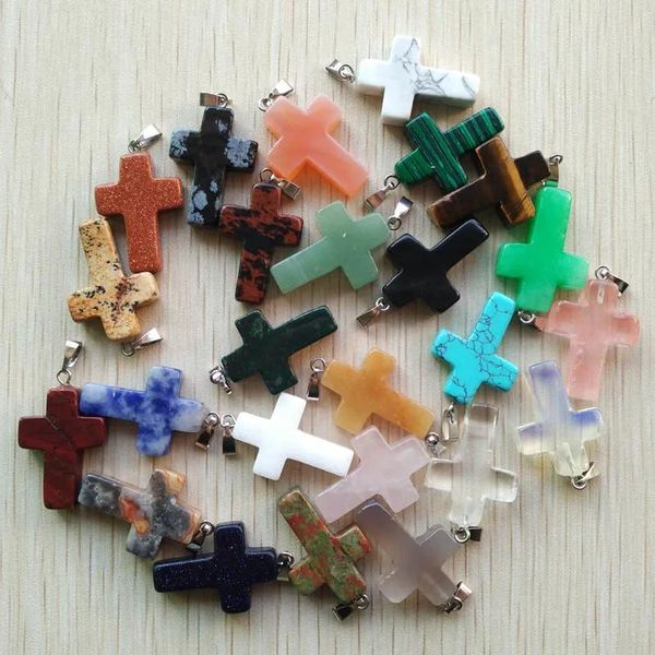 Bracelet en gros 50 pcs/lot mode vente chaude pierre naturelle couleur mélangée assortiment croix pendentifs charmes ajustement colliers fabrication de bijoux