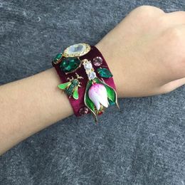 Bangle Wine Red Velvet Barokke Retro Bee Bangles Crystal Gem Flower Charms Cuff Open Bracelet voor vrouwen Love Gift Pols Band1