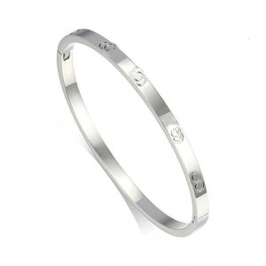 Bangle vrouwenliefhebbers armband zilveren goud armbanden mannen luxe designer sieraden titanium staal stel eenvoudige mode diamant aangepast 6 mm manchetarmbanden