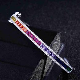 Bangle WPB Luxury Rainbow Zircon Bracelet Femmes Colored Square Diamond Bracelet Womens Platinum Exquis Bijoux Bright Girl Gift YQ240409