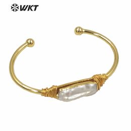 Bangle WT B489 WKT Natuurlijke Parel Draad Gewikkeld Gouden Bezel Onregelmatige Armband Vrouwen Mode Charme Sieraden Gift 230831