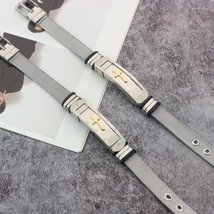 Bangle ZG Hoge hoeveelheid armband voor mannen Cross roestvrij staal vervaagt geen trend titanium charmes mannelijke sieraden