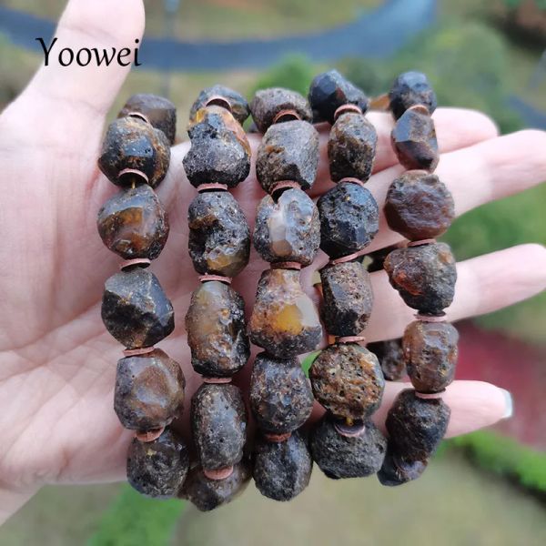 Brazaletes 11g 25g Pulseras ámbar médica nuevas para regalos Beads negros irregulares únicos Buen olor crudo Joya de curación de piedra natural al por mayor