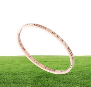 Bangles Bracelet Designer Joodse vrouwen uitgehold Romeins nummer Bangle Rose Gold armbanden voor koppels met openingen9390059