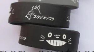 Bracelets nouveau 50 pcs populaire mon voisin Totoro Bracelet Silicone Promotion rempli de couleur Bracelet T31