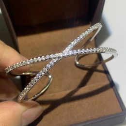 Bagels eenvoudige mode -sieraden handgemaakt 925 Sterling zilveren Pave White Clear 5a Cubic Zirconia Bridal Open Verstelbaar Bangle -cadeau