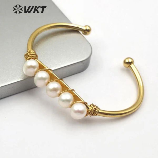 Brazaletes WTB486 pulsera de perlas naturales de agua dulce brazalete envuelto en alambre de perlas brazalete galvanizado de oro joyería de moda para mujer