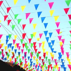 Banner Flags 100PCS Banderas colgantes de colores 50M Rojo Amarillo Azul Verde Rosa Colores 14x21CM Triangle Home Party Banderas y pancartas decorativas G230524