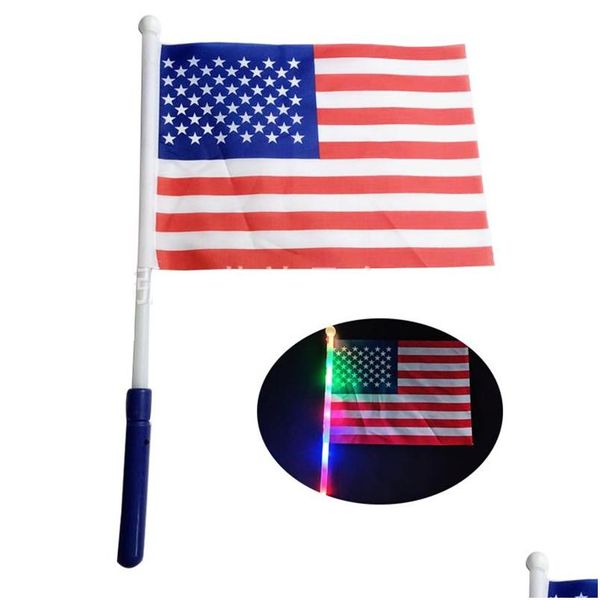 Banderas de pancarta 20X30 cm Mini bandera ondeando a mano Día de la Independencia de EE. UU. LED Light Up Banner Decoración de jardín American Drop Delivery Home Garde Dhlr9