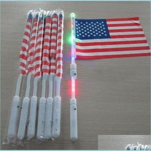Banner Flags leidde American Hand Flags 4e van JY Independence Day USA Banner Flag Patriotic Days Parade Party met lichten Drop Lever Dhxba