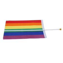 Banner Flags Rainbow Gay Pride Stick Flag de 5x8 pouces Hand Mini WAPTHOGHING UTILISATION AVEC LE TOP GOL