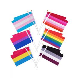 Drapeaux de bannière Arc-en-ciel Fierté Drapeau Petit Mini Bannière à main Bâton Gay Lgbt Décorations de fête Fournitures pour les défilés Festival SS0125 Drop Ot8Tq