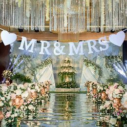 Banners Streamers Confetti Mr en Mrs Banner voor bruidsdouche bruiloft verloving jubileumfeestjes D240528