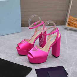 Banquet Dress Shoes Luxury Rhinestone Designer Sandalen Platform Heel Mode Party Summer Sandels enkelriem