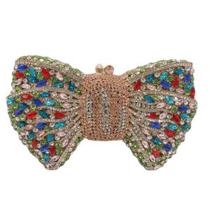 Robe de banquet avec un nœud papillon en diamant et un sac à manger d'intégration à la main pour les femmes nouvel embrayage 240403