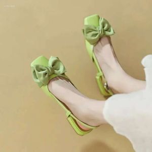 Baotou boog sandalen vrouwen schoenen zoet vierkant teen lage hakken mode elegante zomer platte comfortabele solide kleur ch feb