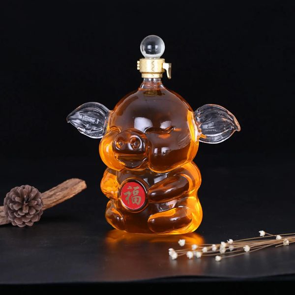Outils de bar 1pcs Whisky Decanter Verre 1000ml Barware Vodka Figurine de cochon mignon pour manger 231202