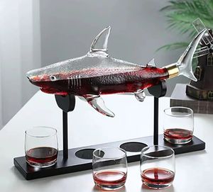 Outils de bar Creative européen en forme de requin en verre artisanat art décanteur épaissi scellé haute bouteille de vin en borosilicate conteneur 231118