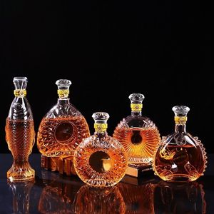 Bar Gereedschap Hoogwaardige Vierkante Decanter 8001000ml Dispenser Kristallen Glazen Fles Wijn Met Schroefdop Beluchter Spiegelkan Geschenk Decoratie dftwrt 230612