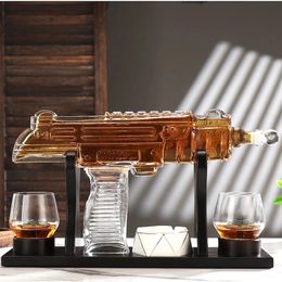 Outils de barre mitraillette whisky verre vin conteneur décanteur ensemble récipient à boire avec 2 tasses 1 Support en bois de pin 231211