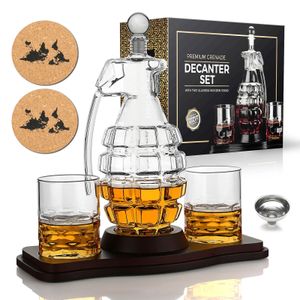 Bar Tools Whisky Decanter Set Licor y 2 vasos con soporte de madera Scotch Bourbon Regalo para hombres Día del Padre 231204