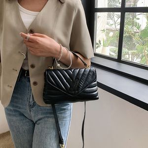 Barnd Day Packs Women's Chain Bag New Fashion Versatile Ins Advanced Texture Atmosphere One Shoulder Crossbody Women's Bag