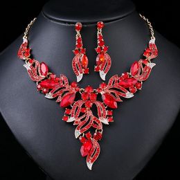 Barokke goudkleur Red Crystal Leaf Bruids sieraden Sets voor vrouwen Choker ketting oorbellen Huwelijk Dubai Sieraden Set accessoires