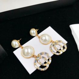 Barques de style de luxe de luxe Moules d'oreilles vintage Designer pour les femmes incrustées avec des perles de diamant