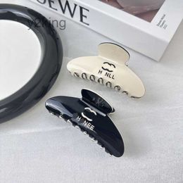 Barrets Designer Womens Hairpin Brand Claw Cliw Classic Hairclip Fashion Letter Metal Shark Hair Clips Luxury Accessoires 355X