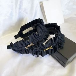 Barrettes Style de mode bandeau plissé noir marque classique charme Perspective printemps nouveaux bandeaux d'automne et d'hiver conçus pour les pinces à cheveux de boutique pour femmes