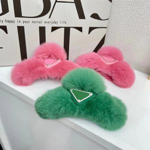 Barrettes Barrettes Barrettes Fluffy Hair Clips Designer Femmes Luxurys Épingles à cheveux Fuzzy Lettres Griffe Clip Furry Hiver Chaud Épingle À Cheveux Designers Fille Hairclips