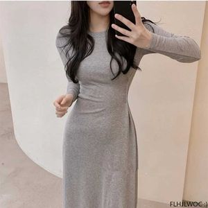 Vestidos casuales básicos 2023 Otoño Invierno Básico Lindo Dulce Niñas Mujeres Corea Japón Estilo preppy Casual Sólido Una línea Mezclas de algodón Vestido de camiseta LongC24315