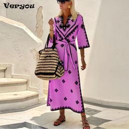 Basic casual jurken 2023 Mode Boheemse patroon Half Mouw Ladies Dres Vneck Maxi Vintage Dress Autumn Chic Print Laceup Long 230817