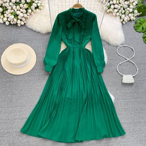 Vestidos casuales básicos 2023 nueva pasarela de primavera vestido elegante de encaje con volantes cuello de lazo de mujer manga larga estampado Floral verde Maxi Vestidos plisados