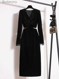 Robes décontractées de base Automne hiver français Vintage Hepburn robes de velours dames élégant évider dentelle Patchwork Sexy ning robes de soirée 4XLL231130