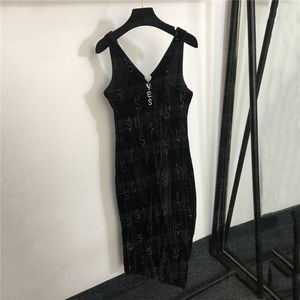 Basis Casual jurken Zwart Velvet Sling voor vrouwen Sexy V Neck Party Rokken Designer Split Jurk terug Rhinestone Letter Pendant Zipper