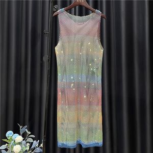 Vestidos casuales básicos Bright Diamond Rainbow Y2K Chaleco Vestido Hollow Color Rhinestones Vestido de malla transparente Mujeres Neon Color Cllub Shift Dress 230719