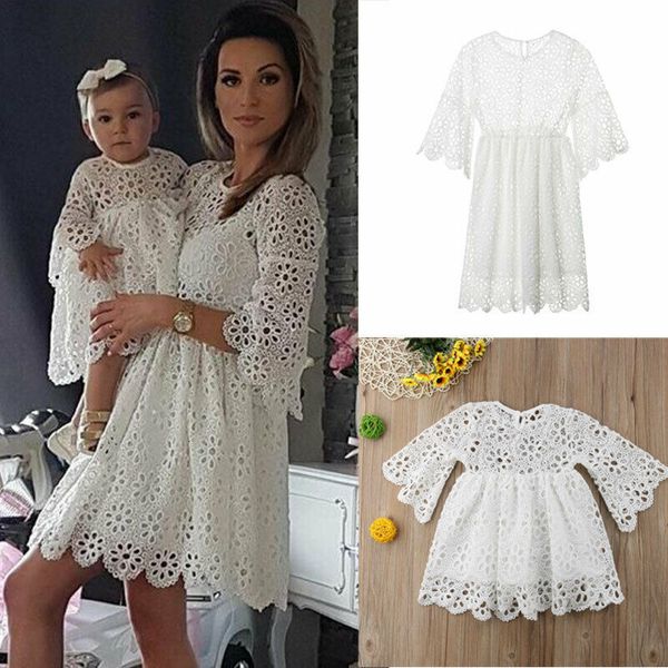 Robes décontractées de base fille famille correspondant vêtements mère femmes robe en dentelle florale bébé fille Mini maman fête mode