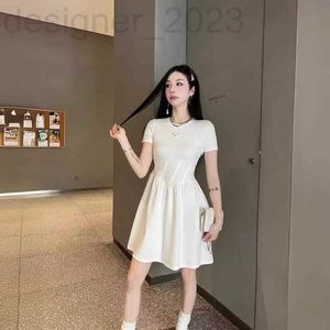 Basic Casual Dresses Designer 2024 Zomer Triangle Logo Design Casual Fashion Round Round Heck Taille Jurk voor vrouwen Cy0l