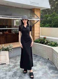 Vestidos casuales básicos diseñador vestido de cola de pescado de alta costura de alta costura para mujeres en verano, nuevo ajuste delgado y elegante estilo dama, baladas de falda larga envuelta bzkn