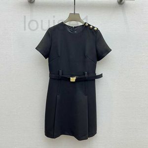 Robes décontractées de base Marque de créateur Miu Robe noire avec ceinture, petite robe cintrée à la taille de style Hepburn, jupe trapèze exquise à manches courtes, été nouveau D5L8
