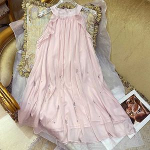 Basic casual jurken ontwerper merk Miu nieuwe roze jurk met hangende hals met gesplitste diamanten van struisvogelhaar, zoete fee mouwloze grote schommelrok 4EXB
