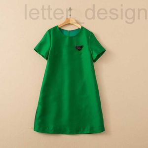 Basic Casual Jurken ontwerper Europese en Amerikaanse dameskleding lente 2022 nieuw Met korte mouwen De ronde kraag spijkerkraal mode Groene jurk F7LF