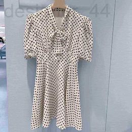 Robes décontractées de base designer Fren style polka dot dres printemps et suer nouvelle jupe courte tempérée dame ion avec une taille fine CI61