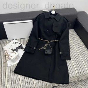 Basic casual jurken ontwerper nieuwe zwarte trenchcoat met kettingtas voor het vroege voorjaar 2023 lco6