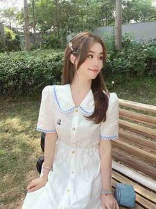 Robes décontractées de base Designer Shenzhen Haut de gamme Vêtements pour femmes Édition correcte Famille Couleur contrastée bleue et blanche Pleine de robe de fille de style académique pour les femmes YAX3