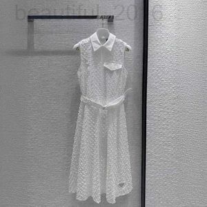 Basic casual jurken ontwerper Shenzhen Nanyou 24 lente/zomer Franse alfabet driehoek 3D bloem kanten revers revers twee delige mouwloze jurk is43