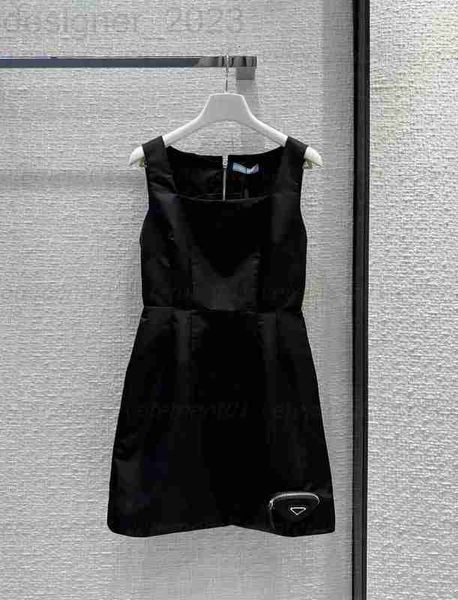 Vestidos informales básicos Diseñador Verano Vestido sexy Negro Para mujer Tela de nailon Triángulo clásico Paquete pequeño Adorno Temperamento Halter Cuadrado