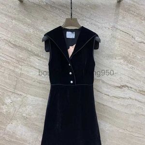 Basic Casual Dresses Designer Damesjurk 24 Early Spring Nieuwe Navy Collar Velvet Style Diamond Buckle Slanking onregelmatige fit tanktopjurk luxe vrouw kleding